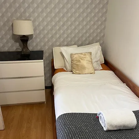Apartamento With Balcony Near Rossio Lisboa